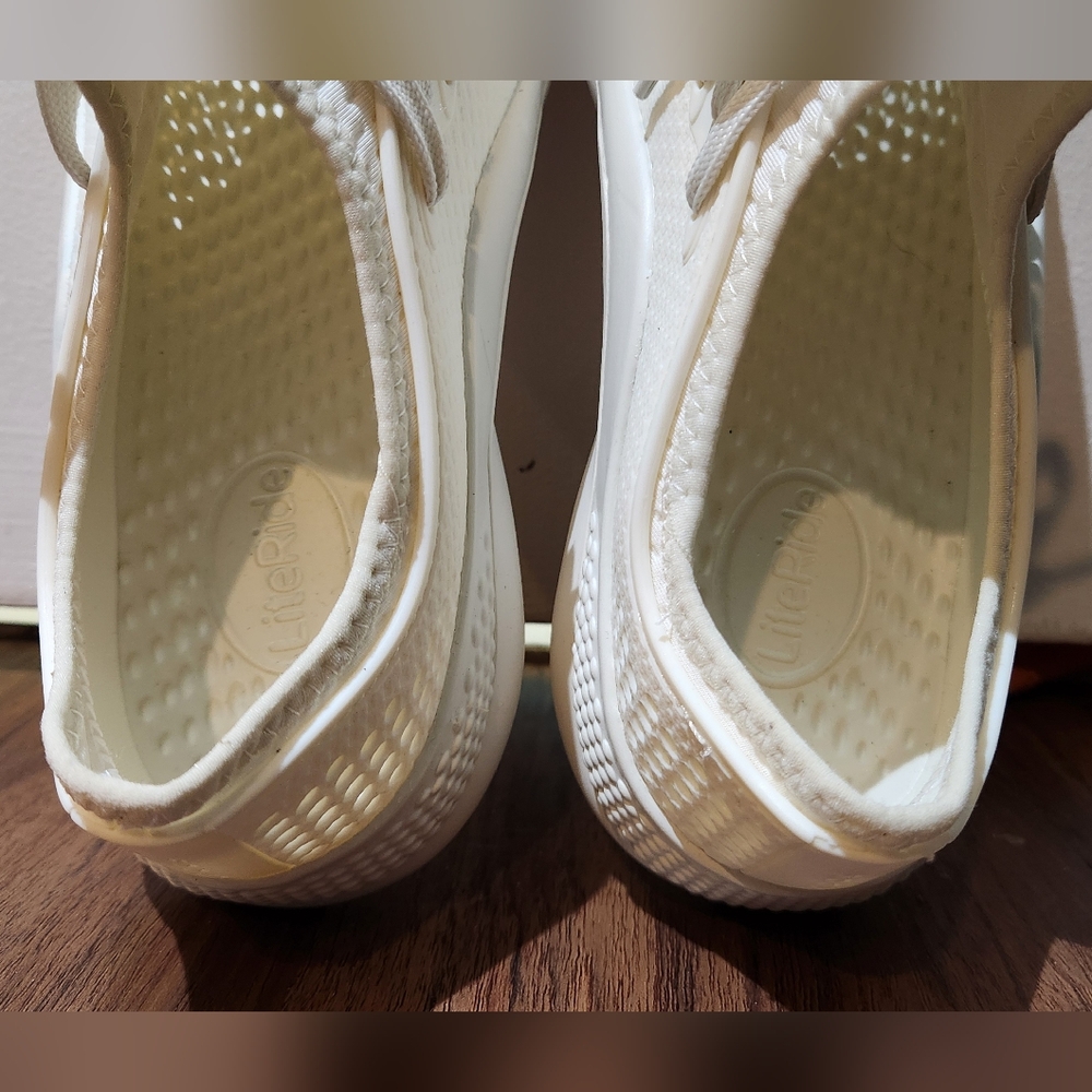 Women's Crocs LiteRide 360 Sneakers, Size 11 - Picture 5 of 15